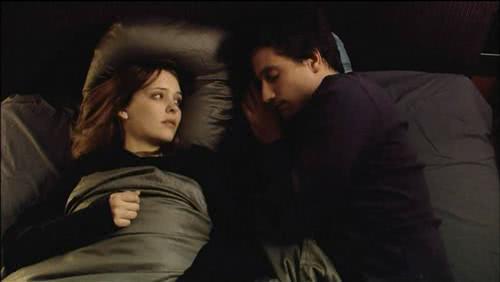 巴黎野玫瑰 在线观看,激情燃烧的都市传奇  第2张